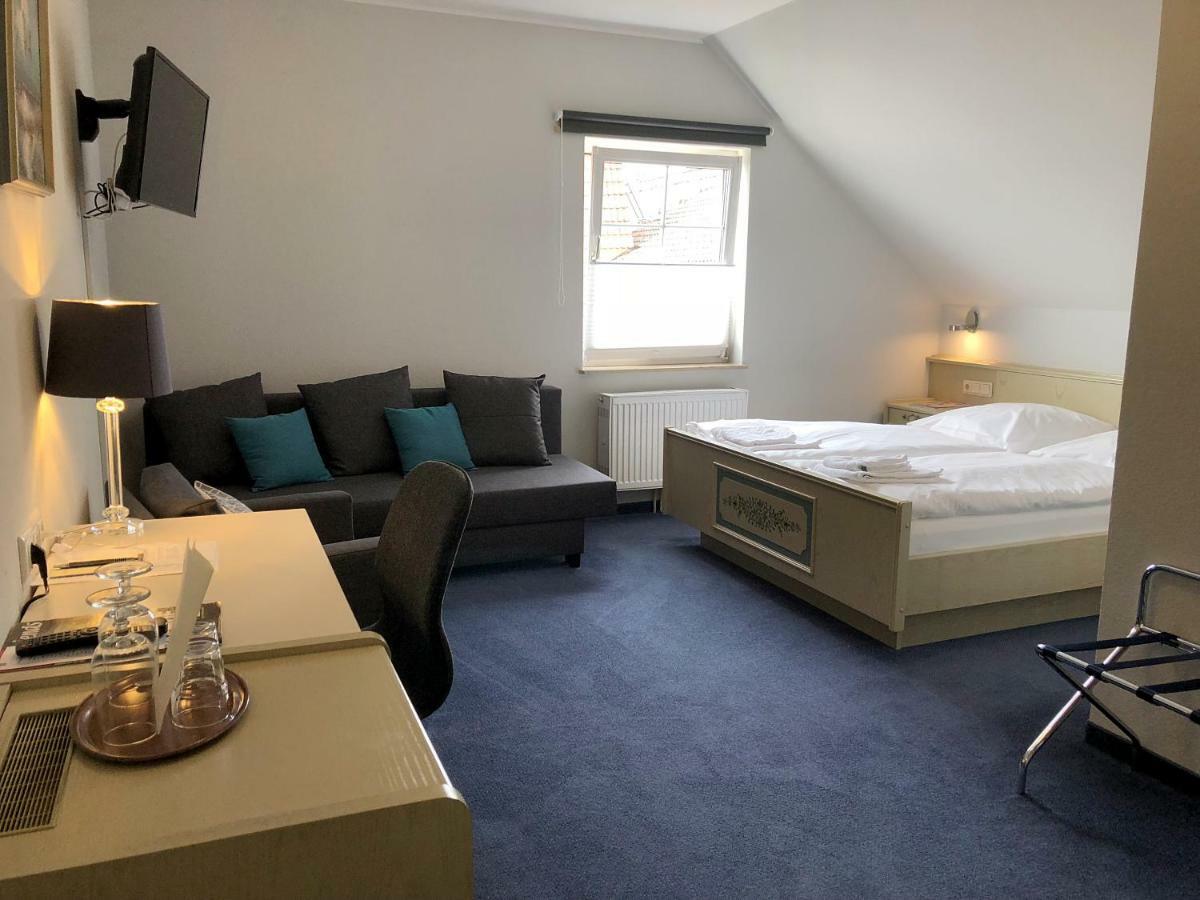 Zum Neuen Schwan Hotel Walluf Eksteriør billede